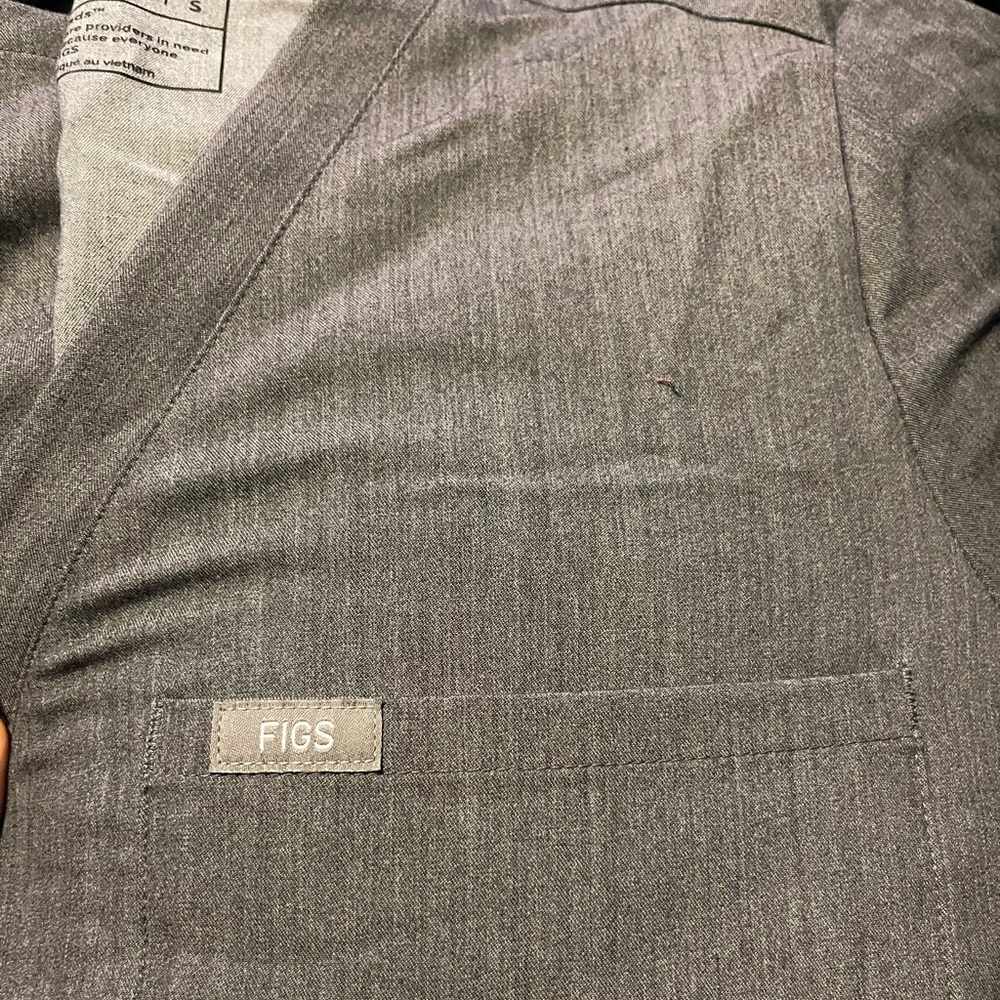 Scrub set